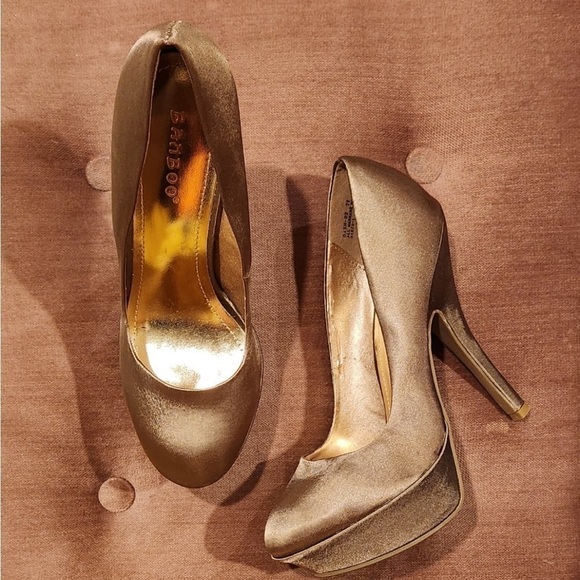 𝅺Bamboo Satin Platform Heels - Picture 1 of 2